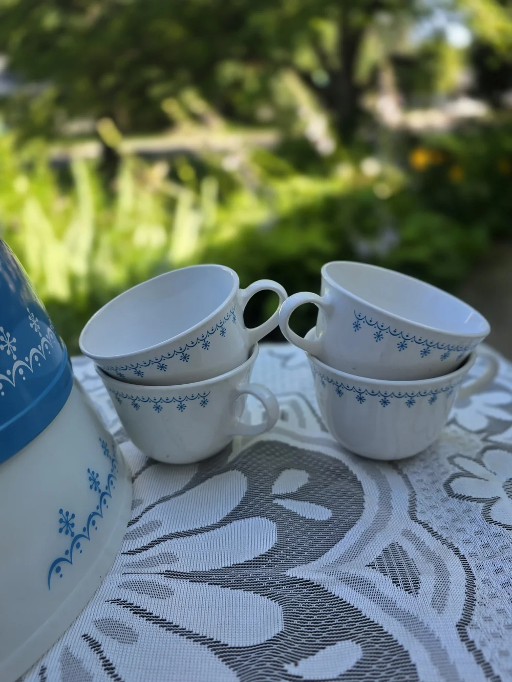 Vintage Pyrex Blue and White Nesting Bowls with Matching Cups